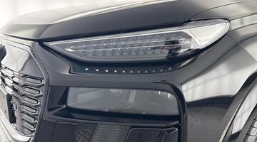 2026 Audi Q6 SUV Black Edition e-tron performance 225,00 kW (Black) - Image: 40