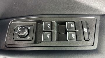 2025 Volkswagen 2.0 TDI R-Line DSG Euro 6 5-door (Silver) - Image: 20