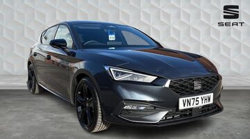 2026 seat leon 1.5 etsi mhev fr black edition dsg euro 6 sunroof | heated s | sensors cash price £24,446 £25,340... photo