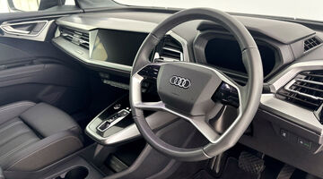 2025 Audi 40 Sport Auto 5-door 63kWh (Aurora violet) - Image: 6