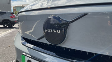 2026 Volvo Single Motor Extended Range 82kWh Plus Black Edition Auto 5-door (Grey) - Image: 28