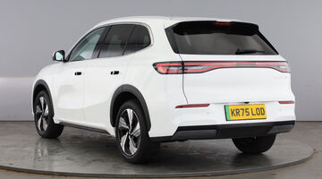 2025 Geely 60.22kWh Pro Auto 5-door (White) - Image: 3