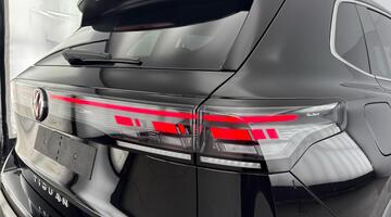 2026 Volkswagen ETSI MHEV Elegance DSG Euro 6 5-door (Black) - Image: 31