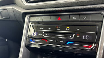 2023 Volkswagen TSI Style DSG Euro 6 5-door (White) - Image: 13