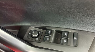 2024 Volkswagen 1.0 TSI Match Euro 6 5-door (Red) - Image: 20