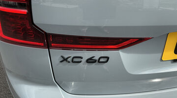 2026 Volvo 2.0 T8 18.8kWh Ultra Black Edition Auto Euro 6 5-door (Grey) - Image: 21