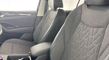 2026 Volkswagen ETSI MHEV Match DSG Euro 6 5-door (Black) - Image: 35