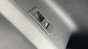 2025 Audi 2.0 TDI Sport S Tronic quattro Euro 6 5-door (Black) - Image: 20