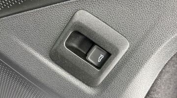 2026 Volkswagen ETSI MHEV Match DSG Euro 6 5-door (Silver) - Image: 21