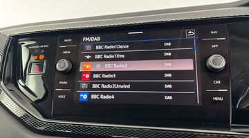 2024 Volkswagen 1.0 TSI Life Euro 6 5-door (Black) - Image: 14