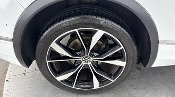 2023 Volkswagen TSI R-Line DSG Euro 6 5-door (White) - Image: 29