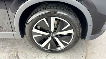 2026 Volkswagen 2.0 TDI Elegance DSG Euro 6 5-door (Black) - Image: 5