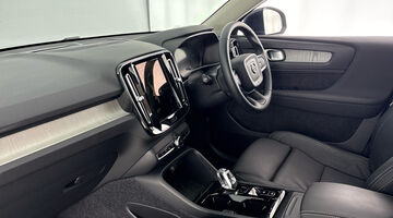 2025 Volvo 2.0 B4 MHEV Ultra Bright DCT Auto Euro 6 5-door (Blue) - Image: 2
