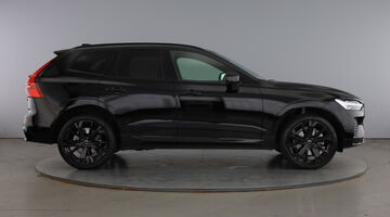 2025 Volvo 2.0 B5 MHEV Plus Black Edition Auto Euro 6 5-door (Black) - Image: 4