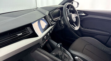 2025 Audi 1.0 TFSI 25 S line Sportback S Tronic Euro 6 5-door (Black) - Image: 2