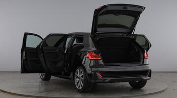 2026 Audi Sportback S line 35 TFSI 150 PS S tronic (Black) - Image: 11