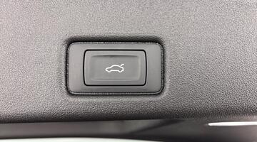 2025 Audi 2.0 TDI Sport S Tronic quattro Euro 6 5-door (Black) - Image: 30