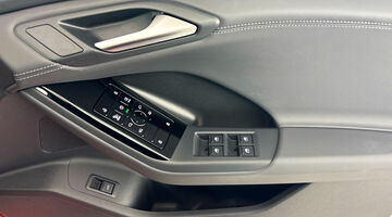 2024 Audi 100kWh Sport Auto quattro 5-door (Red) - Image: 20