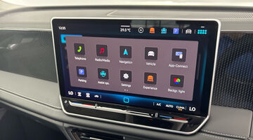 2026 Volkswagen ETSI MHEV Match DSG Euro 6 5-door (Black) - Image: 19