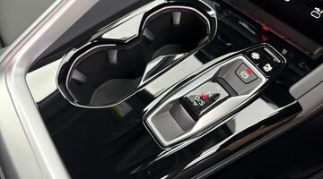 2025 Audi 2.0 TDI S line S Tronic quattro Euro 6 5-door (Grey) - Image: 12