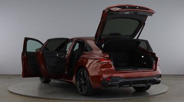 2026 Audi Saloon Black Edition e-hybrid quattro 299 PS S tronic (Red) - Image: 11