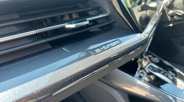 2026 Audi 45 Black Edition Auto quattro 5-door 82kWh (Grey) - Image: 27