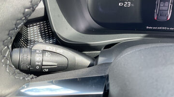 2026 Volvo Single Motor Extended Range 82kWh Plus Black Edition Auto 5-door (Grey) - Image: 40