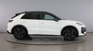 2026 Volkswagen ETSI MHEV R-Line DSG Euro 6 5-door (White) - Image: 4