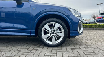 2026 Audi 1.0 TFSI 30 S line Euro 6 5-door (Blue) - Image: 5