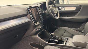 2025 Volvo 2.0 B4 MHEV Plus Dark DCT Auto Euro 6 5-door (Grey) - Image: 6