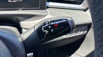 2026 Volkswagen ETSI MHEV R-Line DSG Euro 6 5-door (Multicolour) - Image: 33