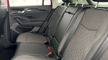 2026 Volkswagen 2.0 TDI Match DSG Euro 6 5-door (Red) - Image: 36