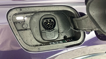 2025 Audi 40 Sport Auto 5-door 63kWh (Aurora violet) - Image: 31