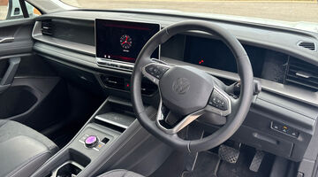 2026 Volkswagen 2.0 TDI Life DSG Euro 6 5-door (White) - Image: 6