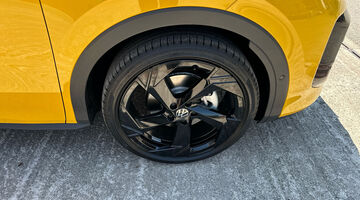 2026 Volkswagen ETSI MHEV R-Line DSG Euro 6 5-door (Multicolour) - Image: 41