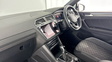 2022 Volkswagen 2.0 TSI R-Line DSG 4Motion Euro 6 5-door (Silver) - Image: 2