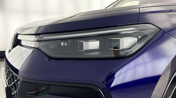 2026 Volkswagen 2.0 TSI R-Line DSG 4Motion Euro 6 5-door (Purple) - Image: 42