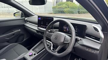 2026 Volkswagen ETSI MHEV R-Line DSG Euro 6 5-door (Black) - Image: 6