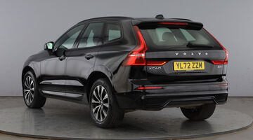 2023 Volvo 2.0 B4 MHEV Plus Auto Euro 6 5-door (Black) - Image: 3