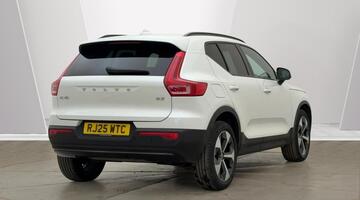 2025 Volvo 2.0 B3 MHEV Plus Dark DCT Auto Euro 6 5-door (White) - Image: 3