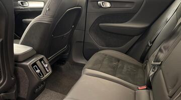 2025 Volvo 2.0 B4 MHEV Plus Dark DCT Auto Euro 6 5-door (Grey) - Image: 7