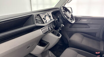 2023 Volkswagen 2.0 TDI T30 Highline FWD LWB Euro 6 5-door (Black) - Image: 2