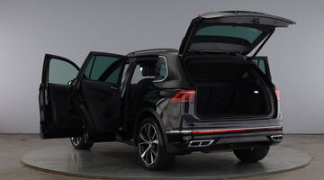 2023 Volkswagen 2.0 TDI R-Line DSG 4Motion Euro 6 5-door (Black) - Image: 12