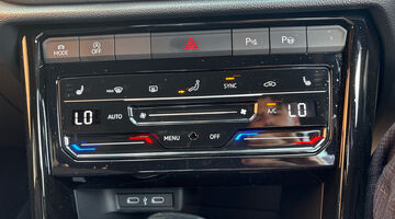 2025 Volkswagen 2.0 TDI R-Line DSG Euro 6 5-door (Grey) - Image: 15