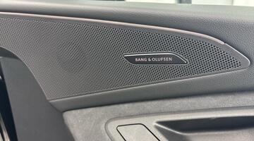 2026 Audi SQ6 SUV Vorsprung e-tron 360,00 kW (Black) - Image: 24