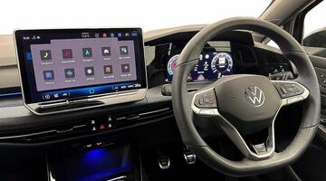 2026 Volkswagen TSI R-Line Euro 6 5-door (Black) - Image: 2