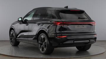 2026 Audi Q6 SUV Black Edition e-tron performance 225,00 kW (Black) - Image: 3