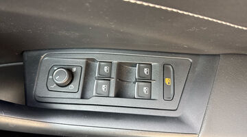 2025 Volkswagen TSI Style Euro 6 5-door (Black) - Image: 50