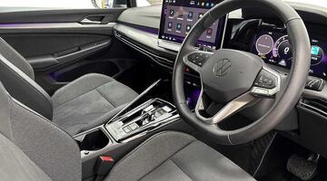 2025 Volkswagen ETSI MHEV Style DSG Euro 6 5-door (Black) - Image: 6