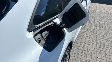 2025 Audi Avant Edition 1 e-tron 210,00 kW (White) - Image: 19